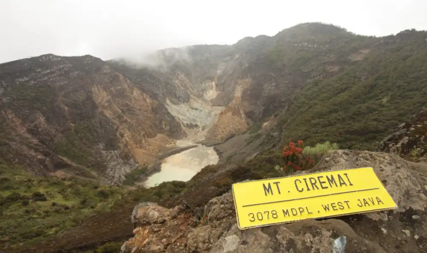Menaklukkan Puncak Tertinggi di Jawa Barat – Gunung Ciremai
